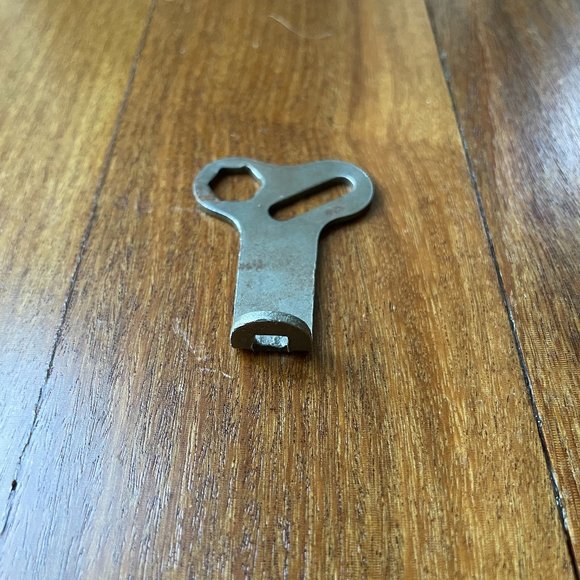 Vintage Skate Key - Picture 2 of 6